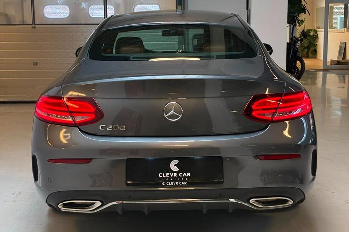 Grå Mercedes C200 fra 2019