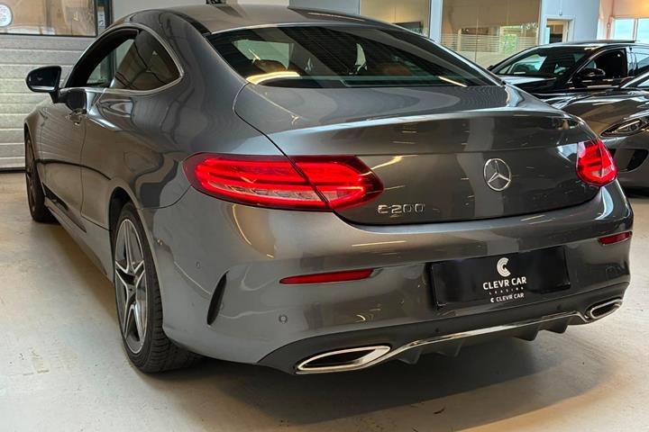 Grå Mercedes C200 fra 2019