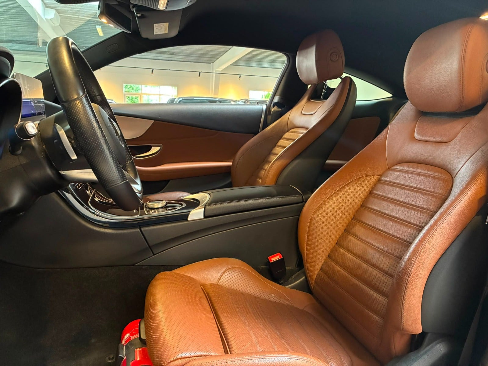 Grå Mercedes C200 fra 2019