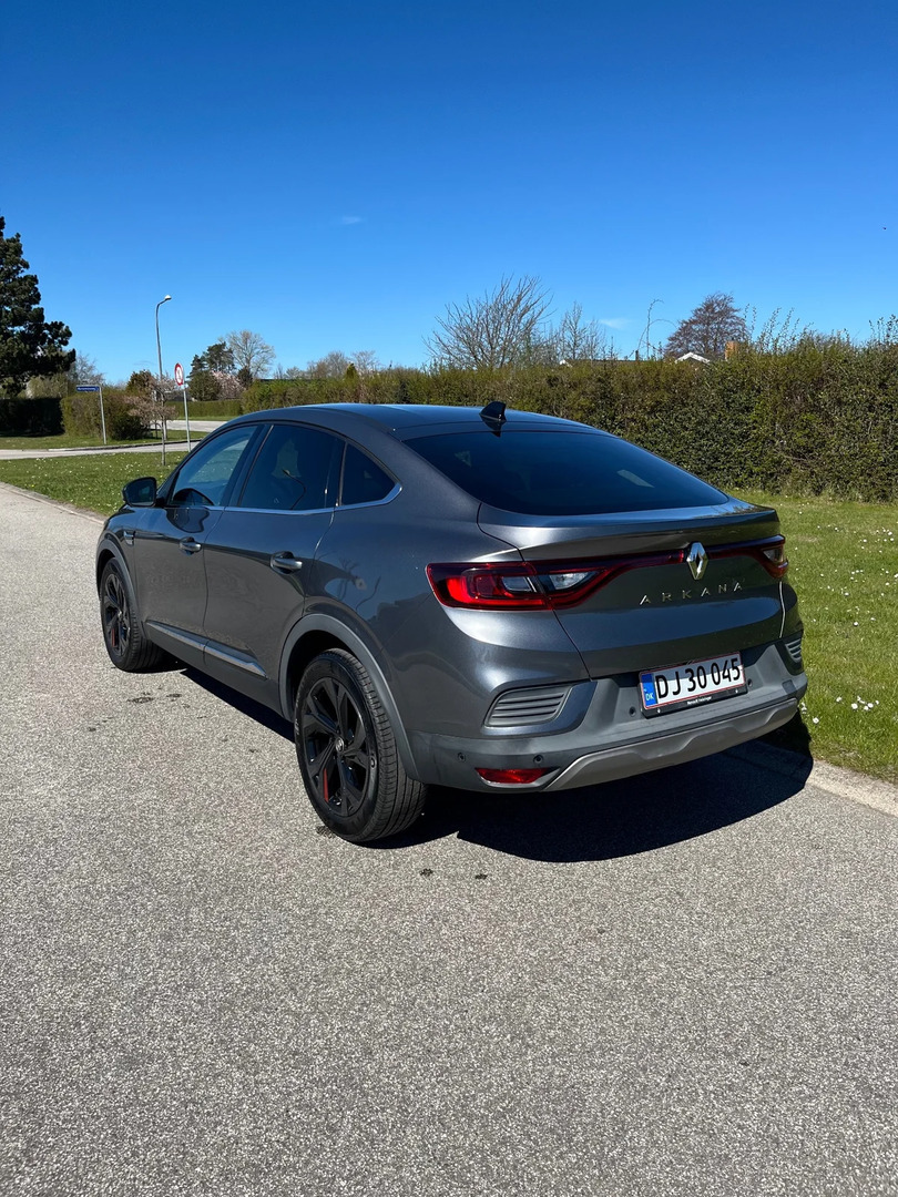 Grå Renault Arkana fra 2022