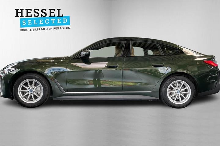 Grøn BMW i4 fra 2023