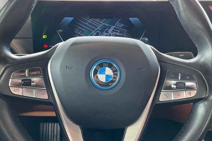Grøn BMW i4 fra 2023