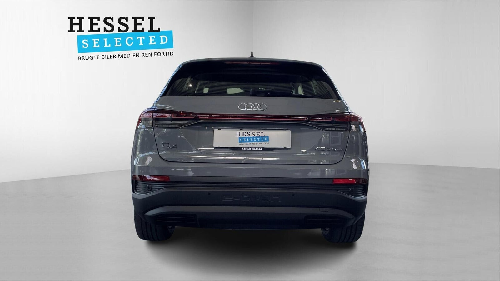 Grå Audi Q4 e-tron fra 2023