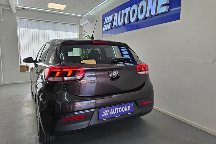 Brun Kia Rio fra 2017