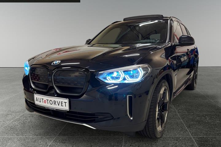 Blå BMW iX3 fra 2021