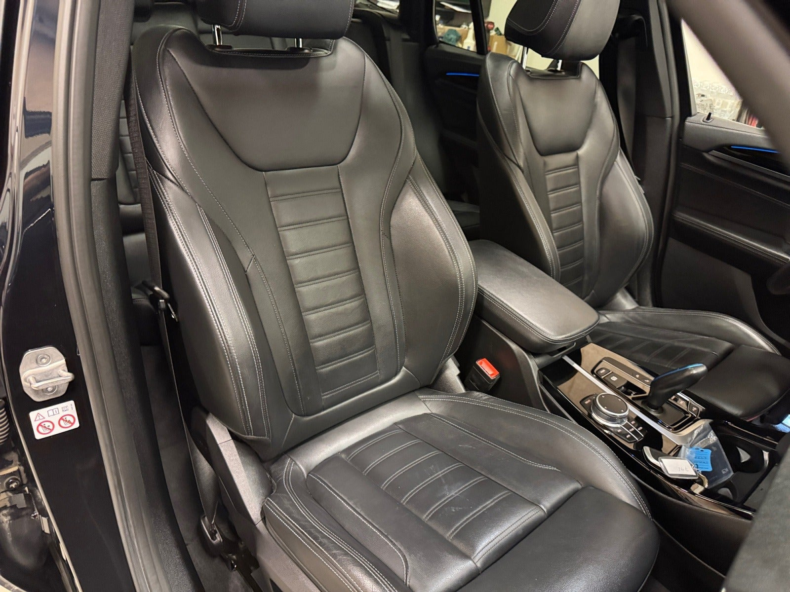 Blå BMW iX3 fra 2021