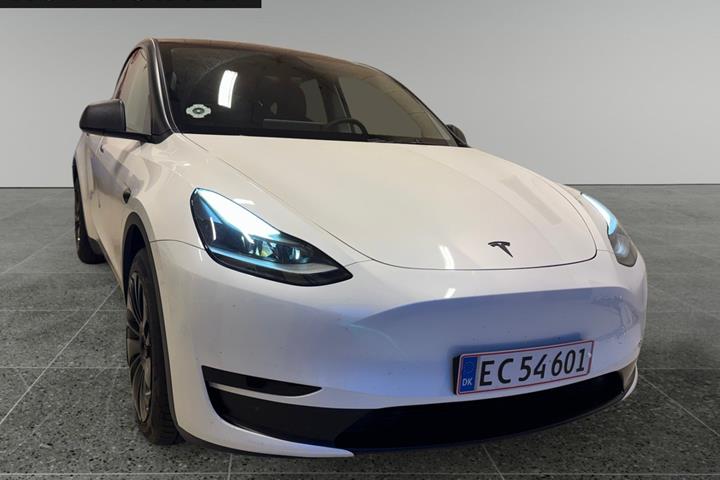 Hvid Tesla Model Y fra 2024
