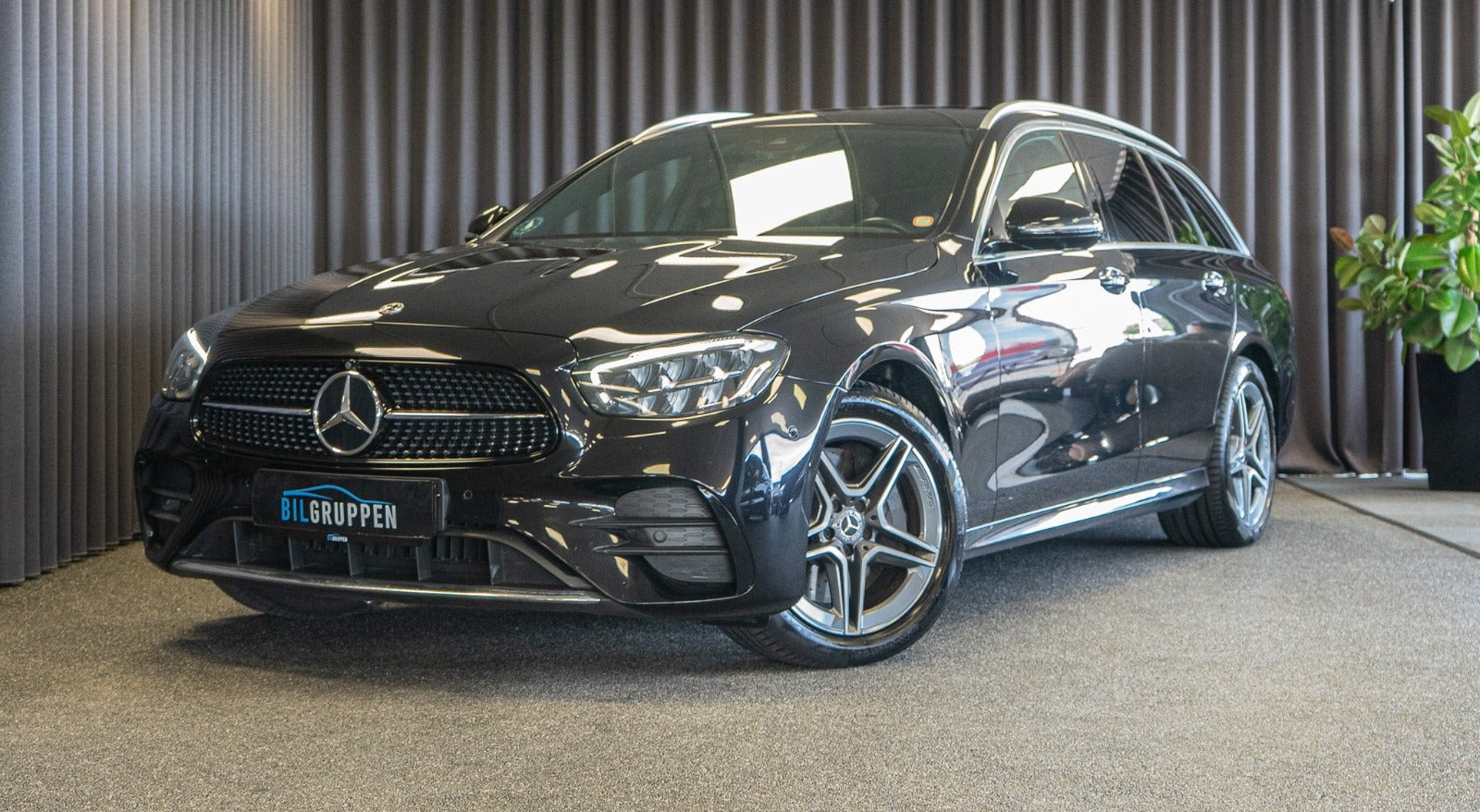 Sort Mercedes E300 de fra 2022