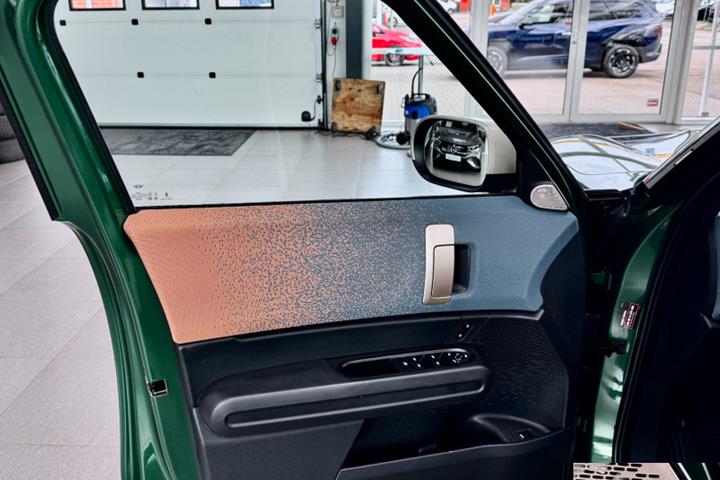 Grøn Mini Countryman SE fra 2024