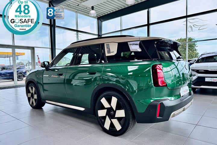 Grøn Mini Countryman SE fra 2024