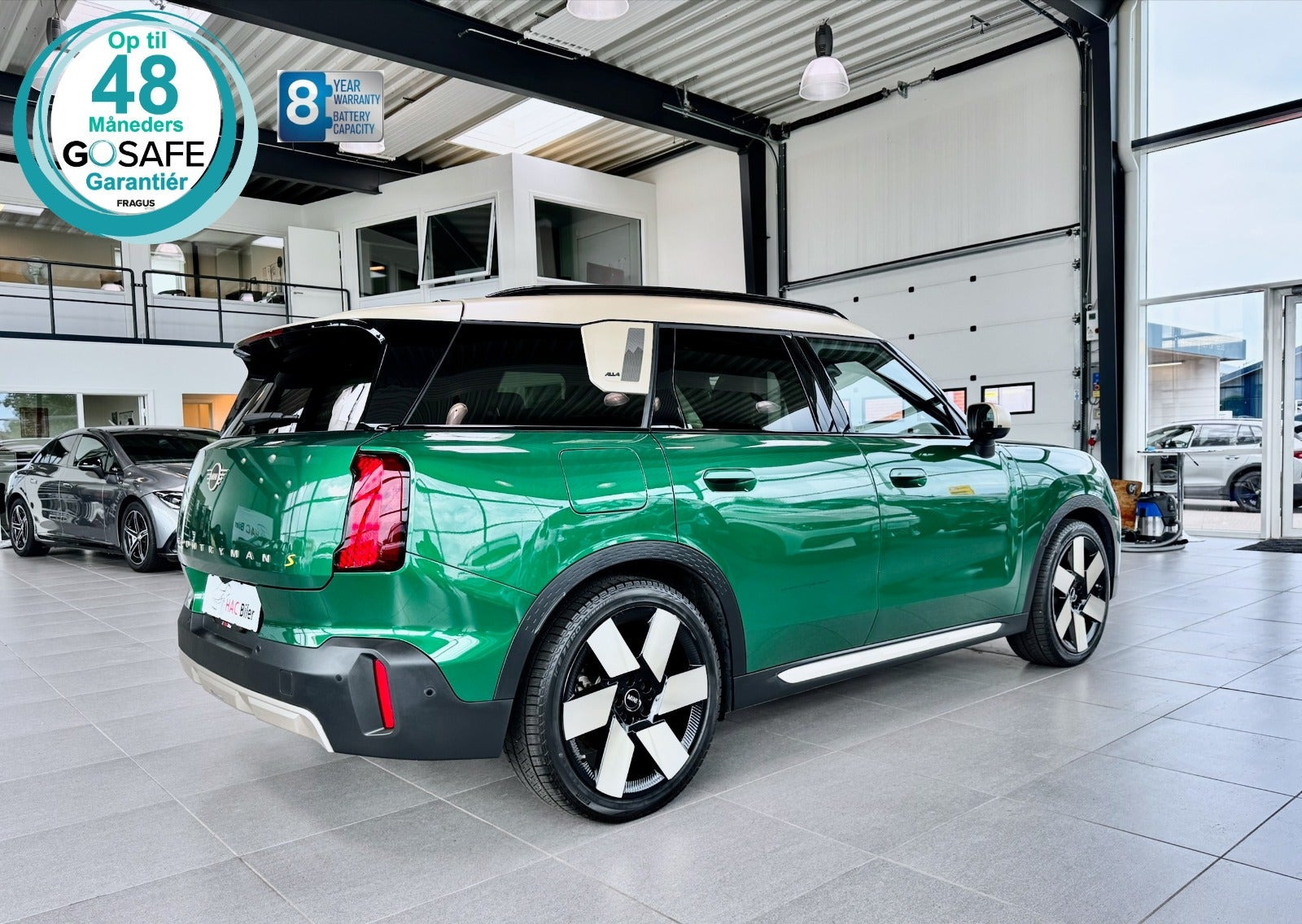 Grøn Mini Countryman SE fra 2024