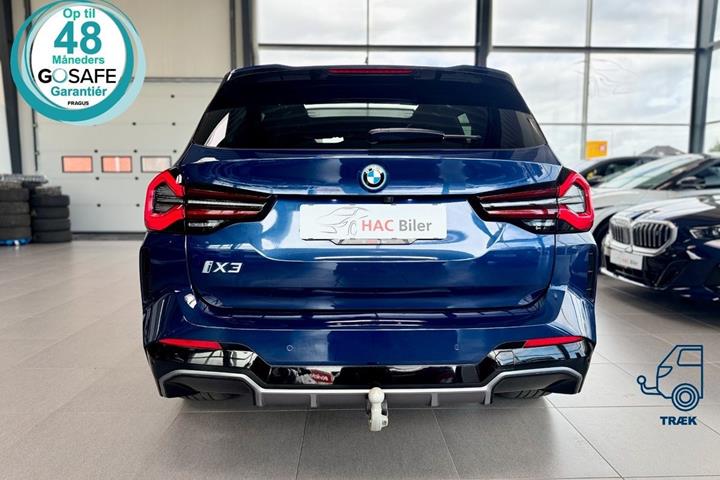 Blå BMW iX3 fra 2023