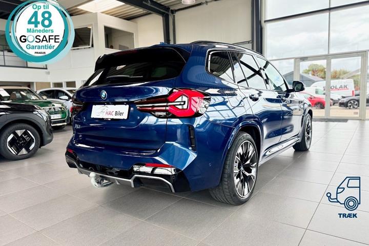 Blå BMW iX3 fra 2023