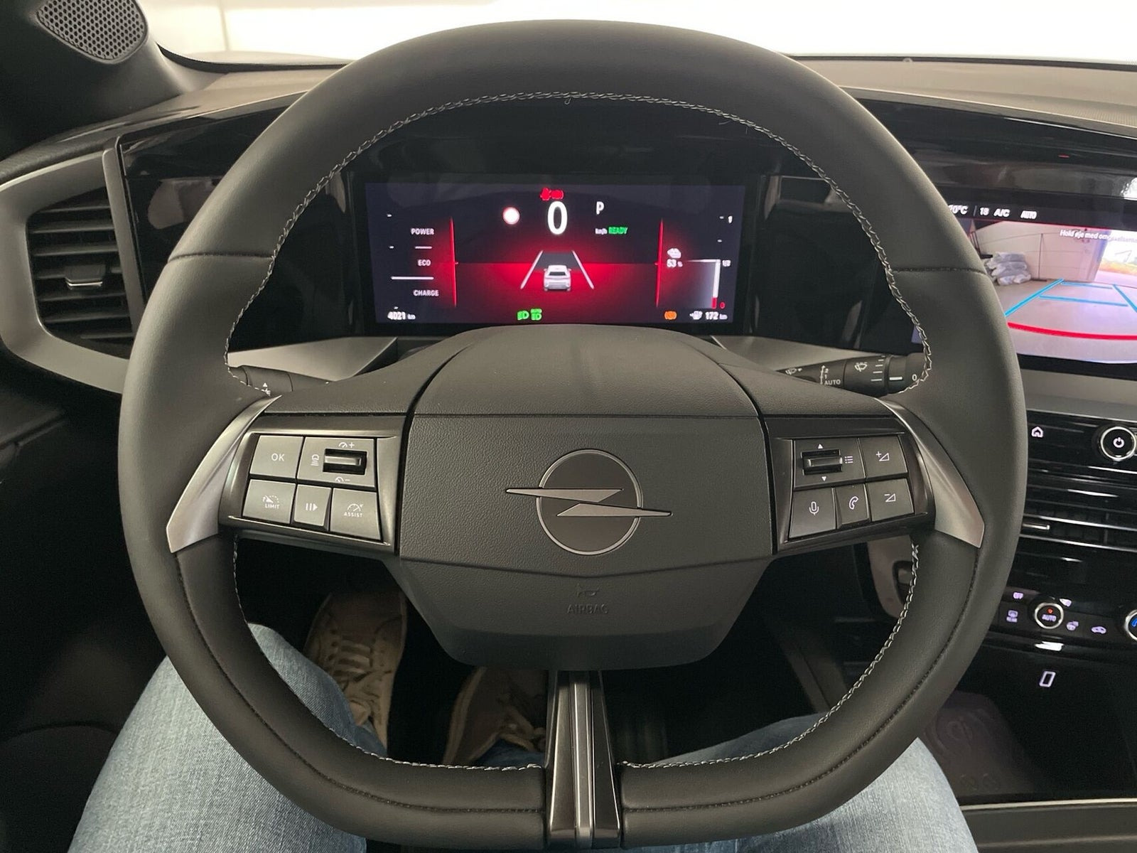 Sølv Opel Mokka-e fra 2024