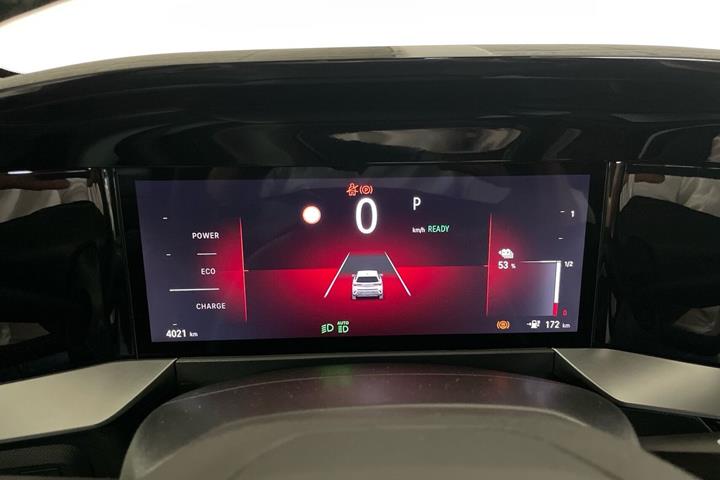 Sølv Opel Mokka-e fra 2024