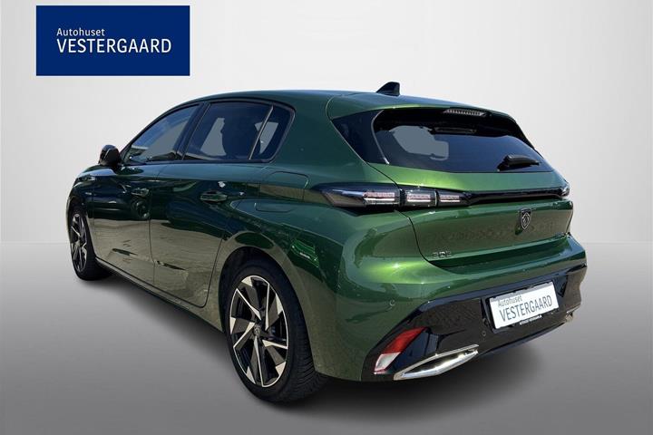 Grøn Peugeot 308 fra 2022