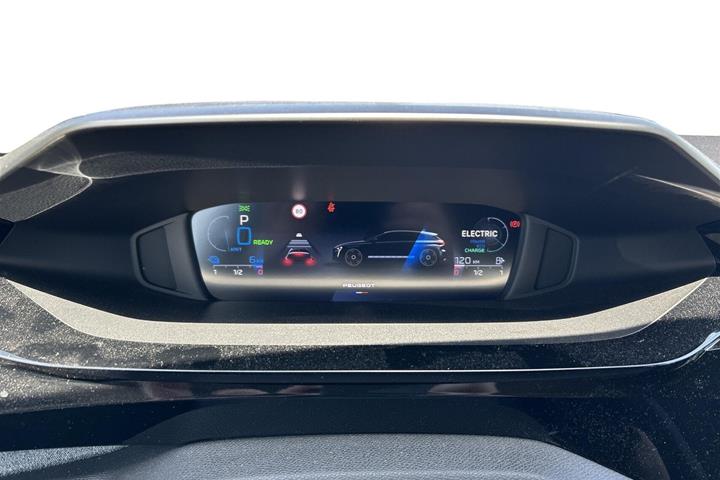 Grøn Peugeot 308 fra 2022
