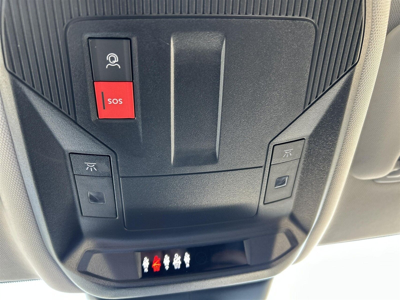 Grøn Peugeot 308 fra 2022