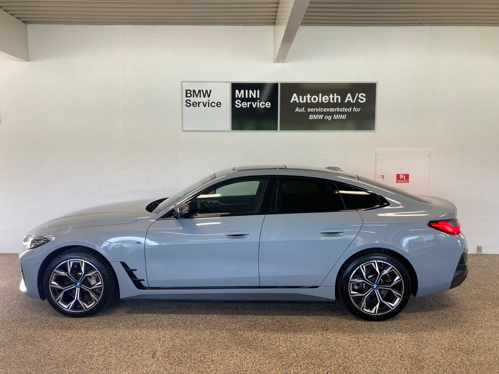 Grå BMW i4 fra 2022