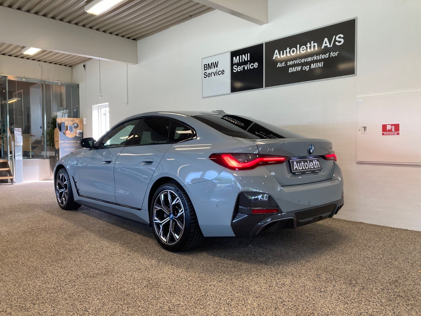 Grå BMW i4 fra 2022