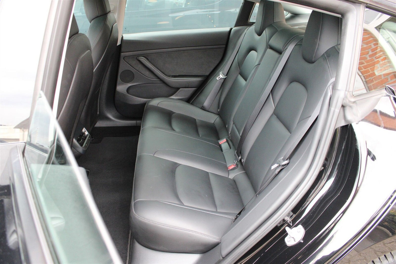 Sort Tesla Model 3 fra 2022