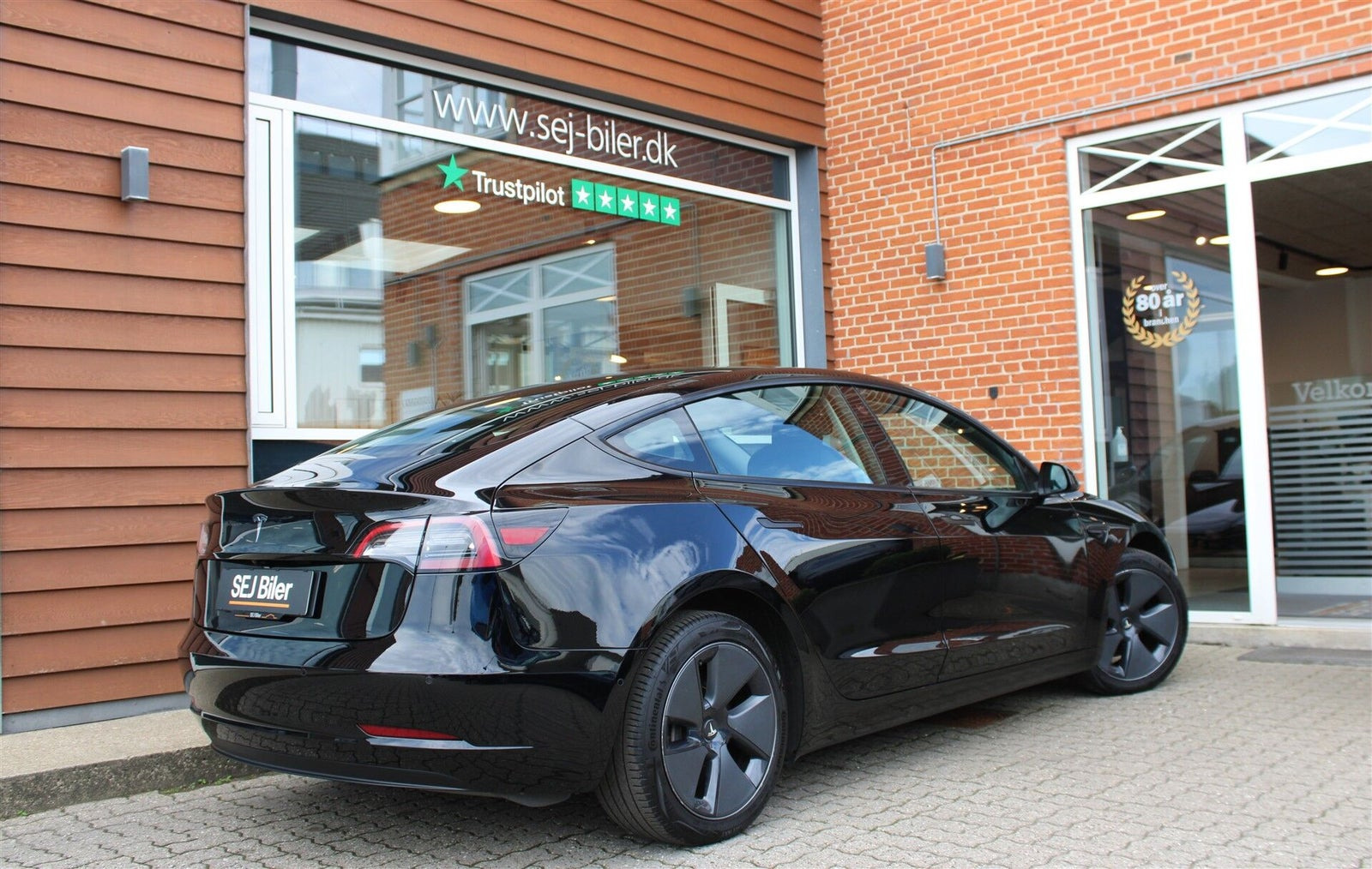 Sort Tesla Model 3 fra 2022