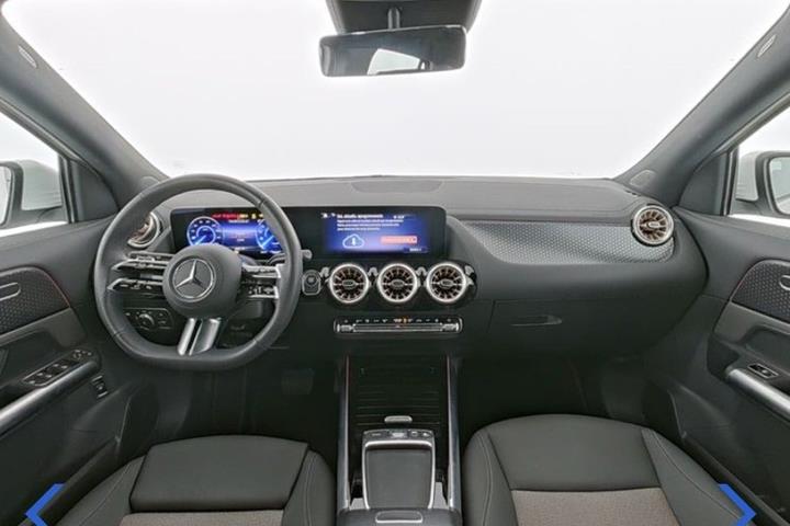Hvid Mercedes EQA250+ fra 2025