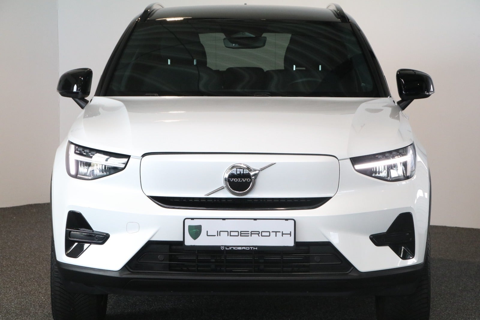 Hvid Volvo XC40 fra 2024