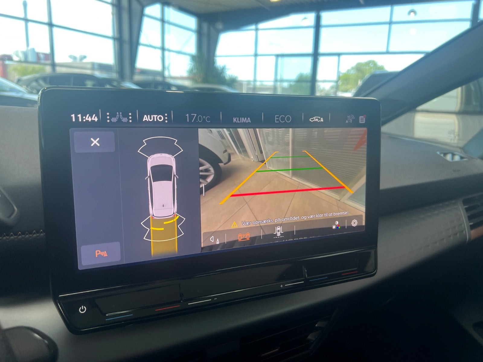 Hvid Cupra Born fra 2024