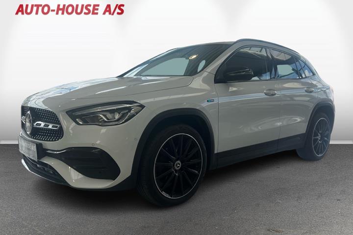 Hvid Mercedes GLA250 e fra 2021