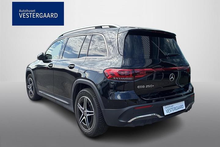 Sort Mercedes EQB250+ fra 2023