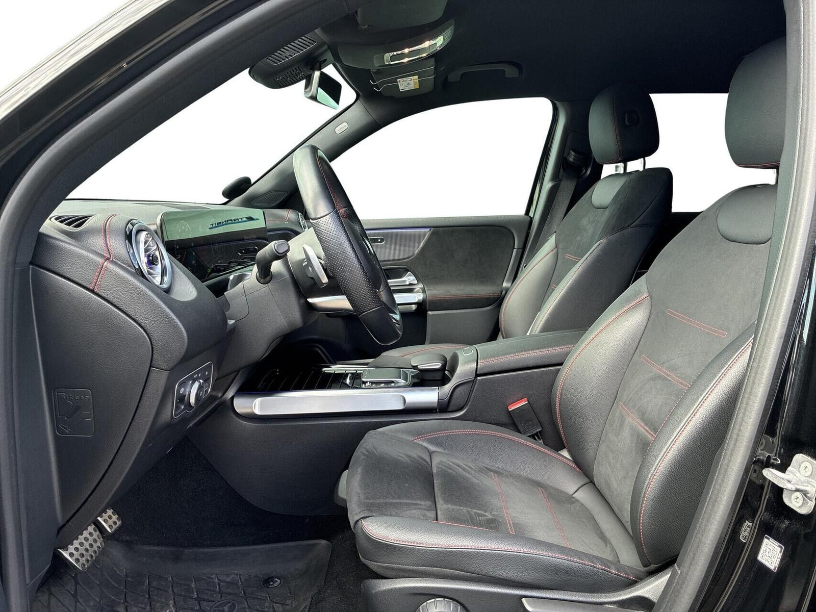 Sort Mercedes EQB250+ fra 2023