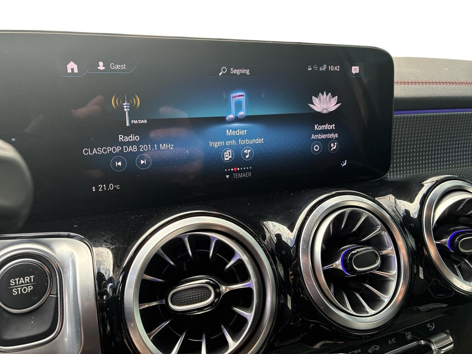 Sort Mercedes EQB250+ fra 2023