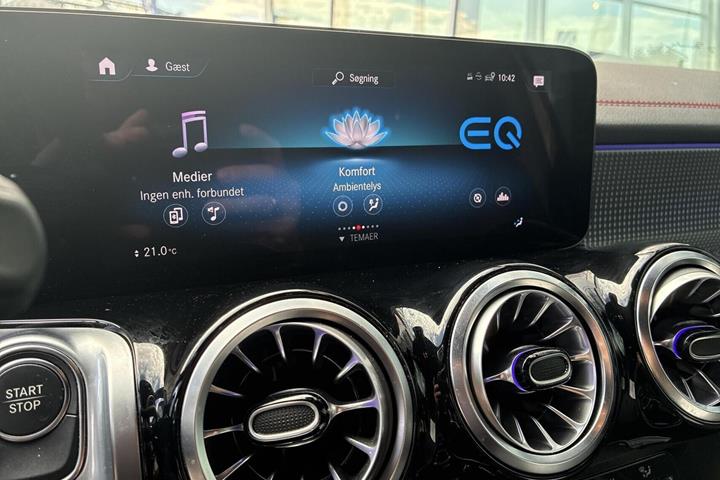 Sort Mercedes EQB250+ fra 2023
