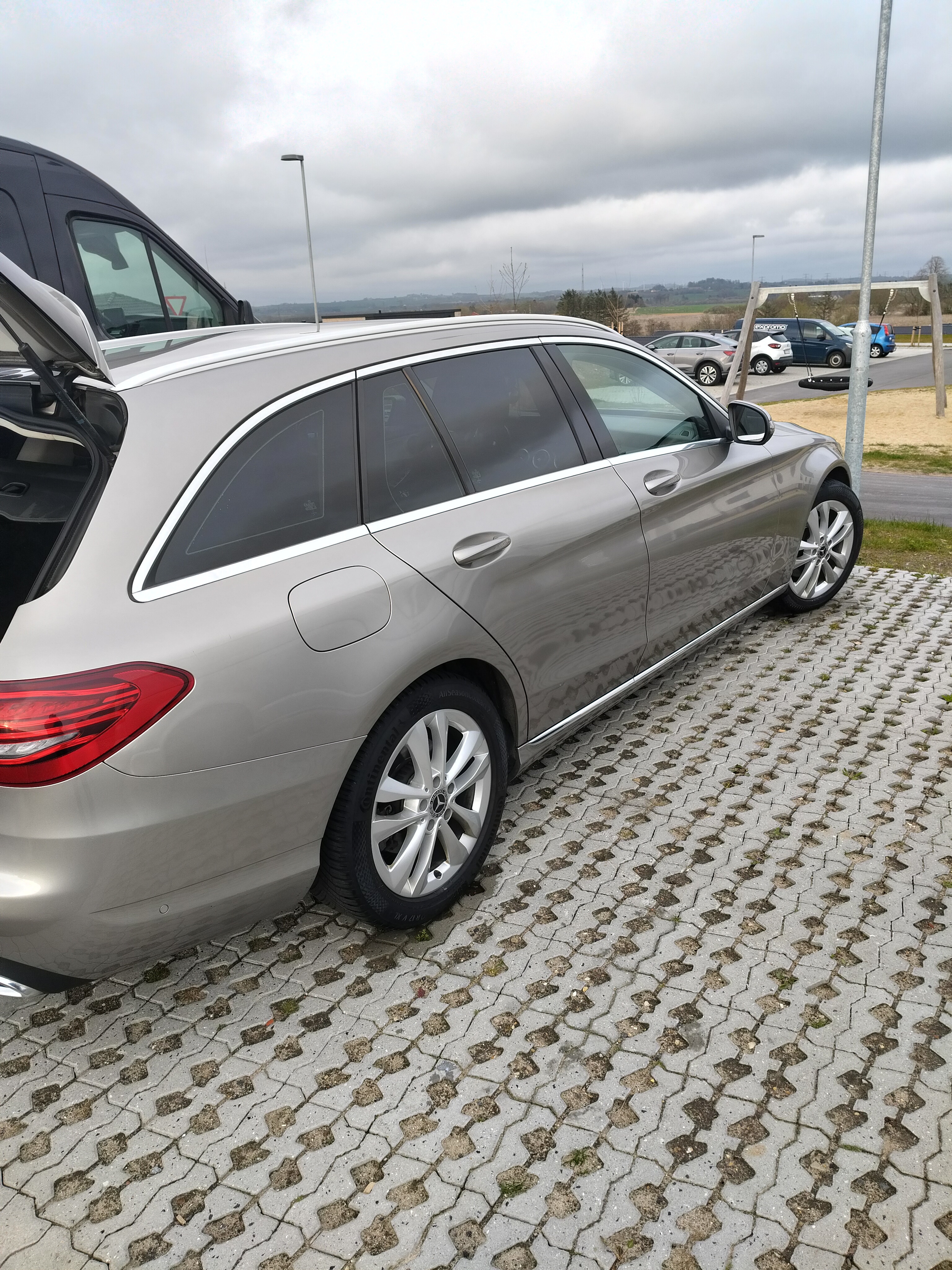 Grå Mercedes C-Klasse fra 2019