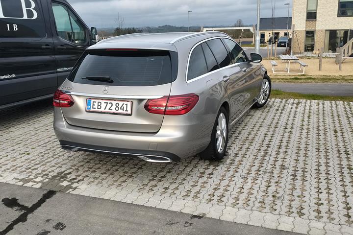 Grå Mercedes C-Klasse fra 2019