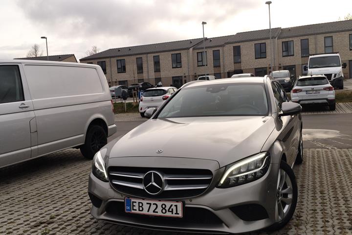 Grå Mercedes C-Klasse fra 2019