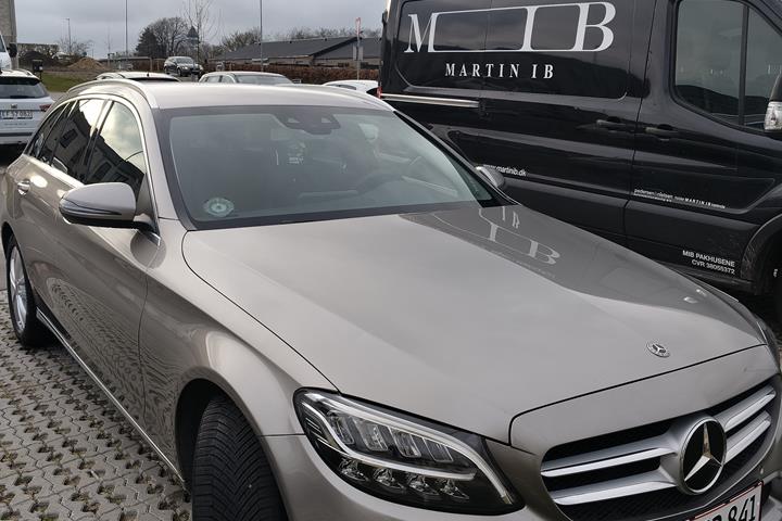 Grå Mercedes C-Klasse fra 2019