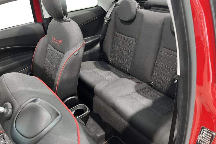 Rød Fiat 500e fra 2023