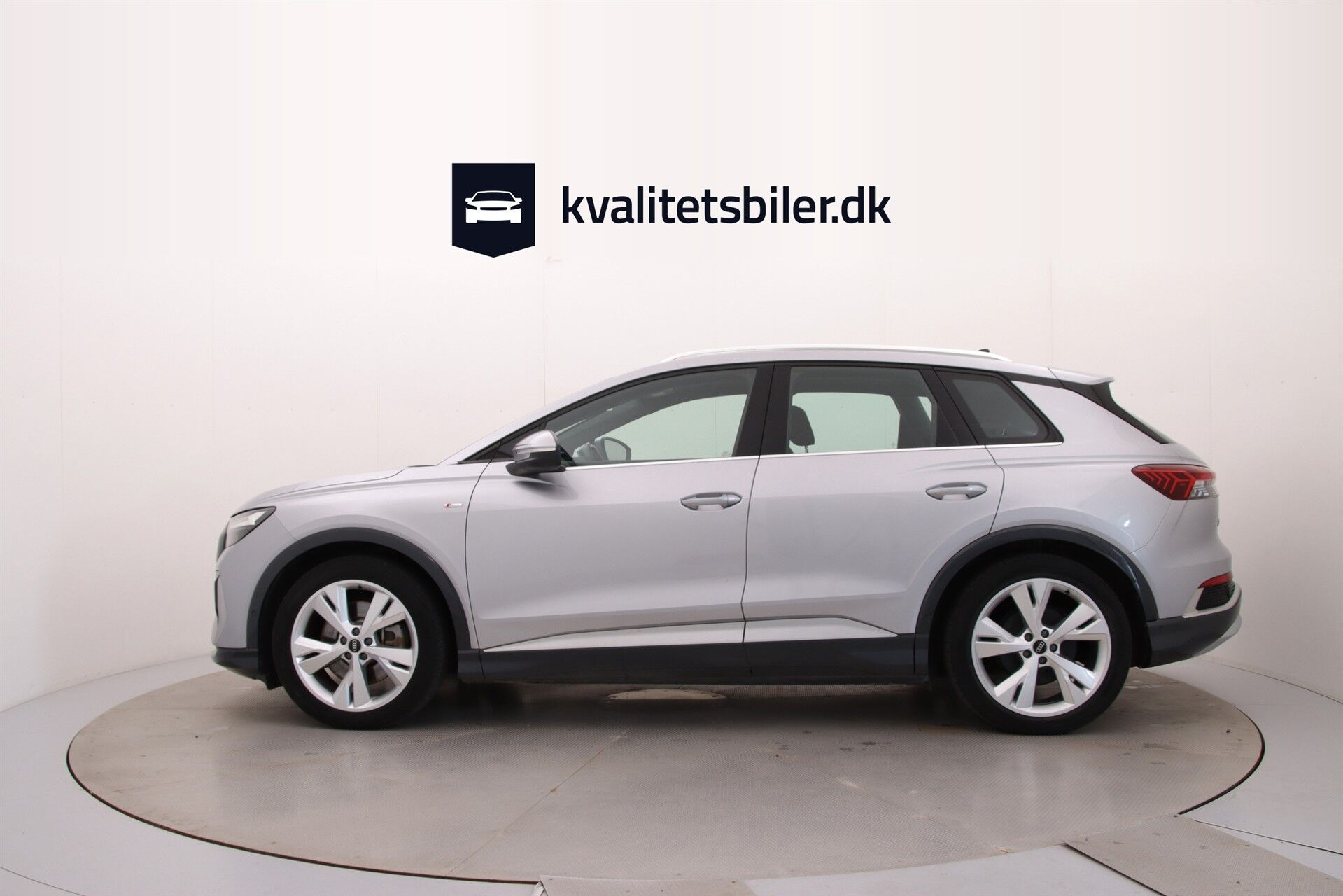 Sølv Audi Q4 fra 2023