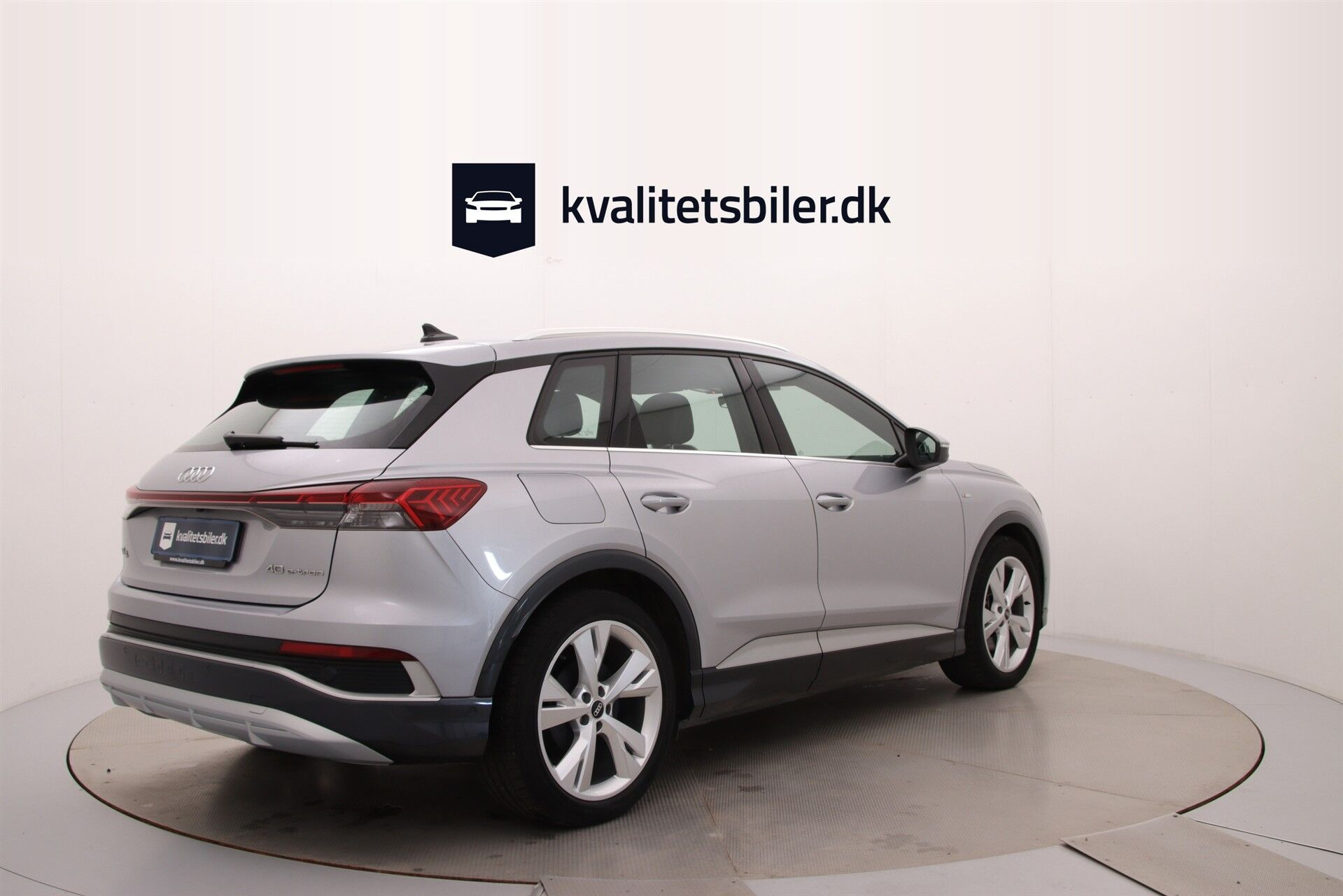 Sølv Audi Q4 fra 2023