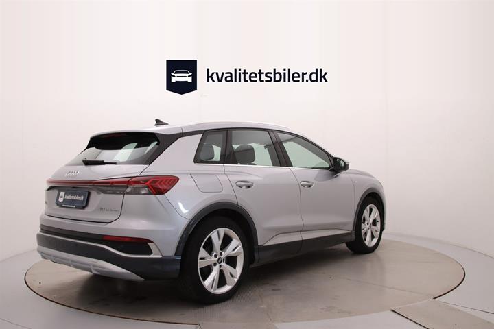 Sølv Audi Q4 fra 2023