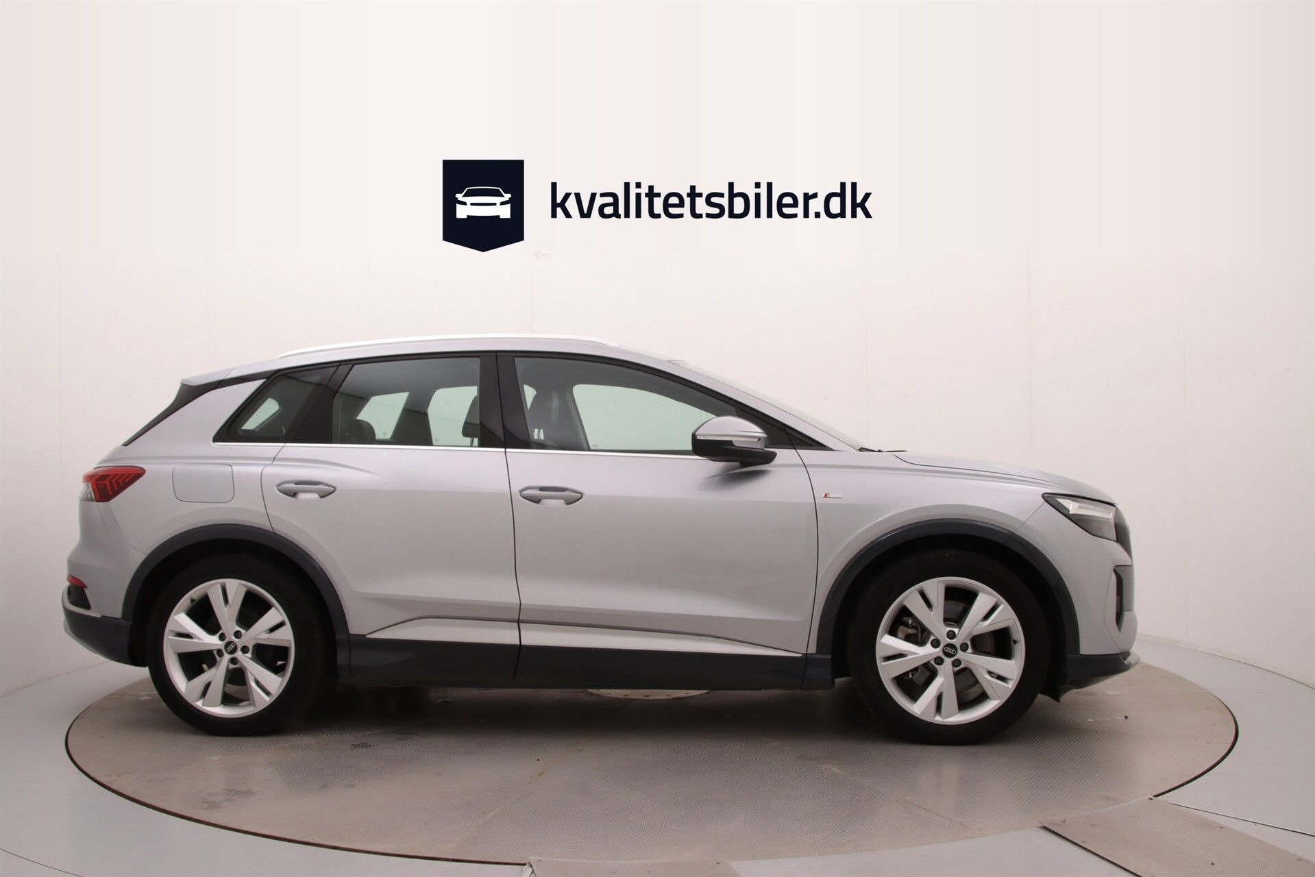 Sølv Audi Q4 fra 2023
