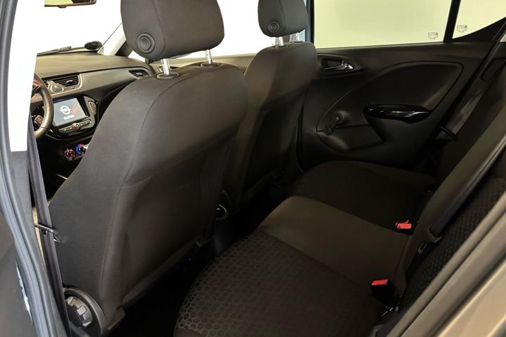 Grå Opel Corsa fra 2019