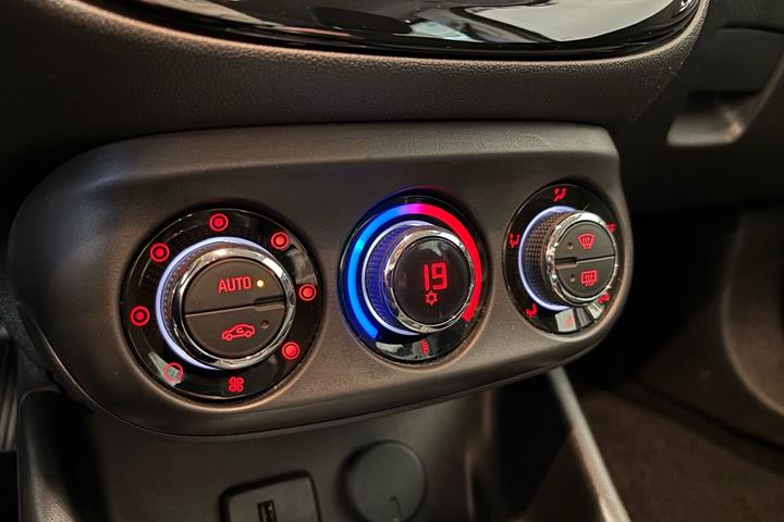 Grå Opel Corsa fra 2019