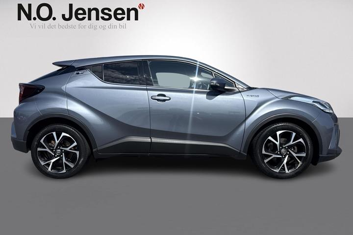 Grå Toyota C-HR fra 2020