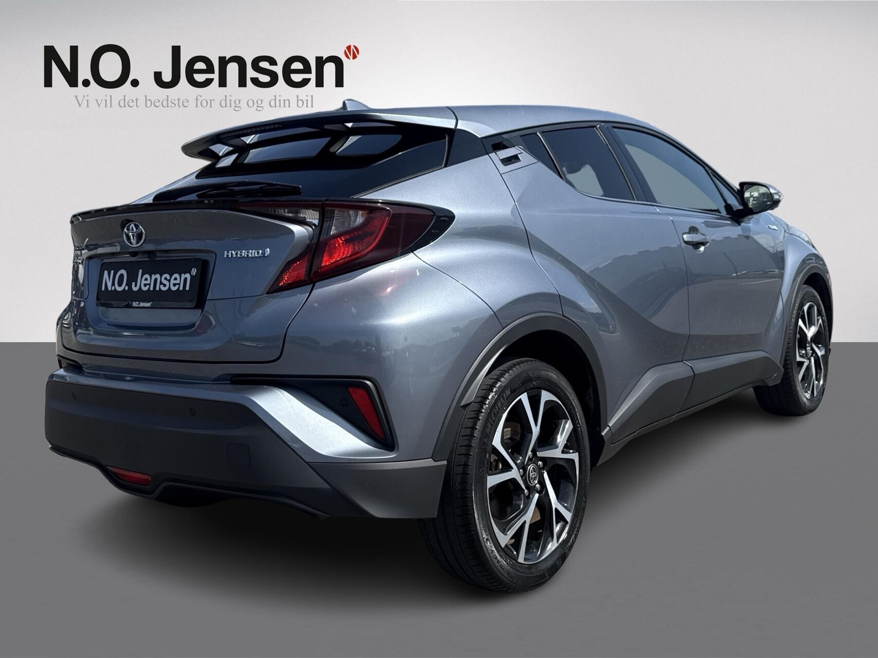 Grå Toyota C-HR fra 2020