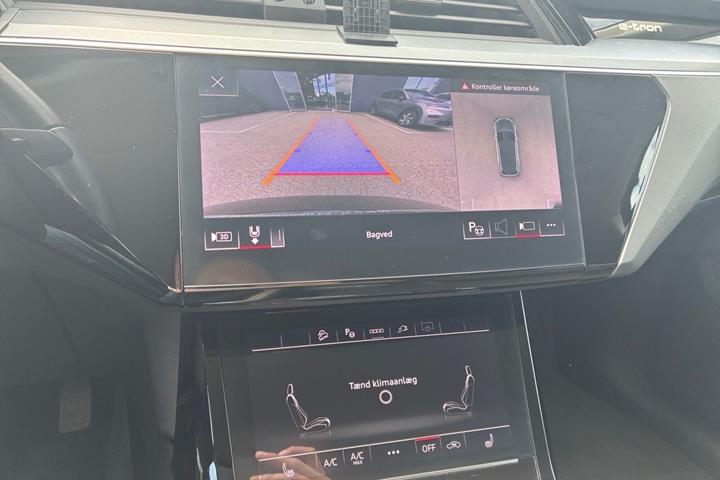 Sort Audi Q8 fra 2023