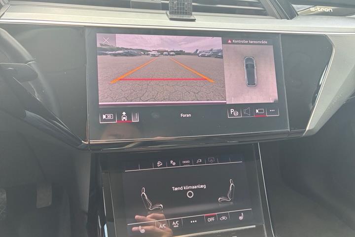 Sort Audi Q8 fra 2023