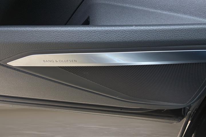 Sort Audi Q8 fra 2023